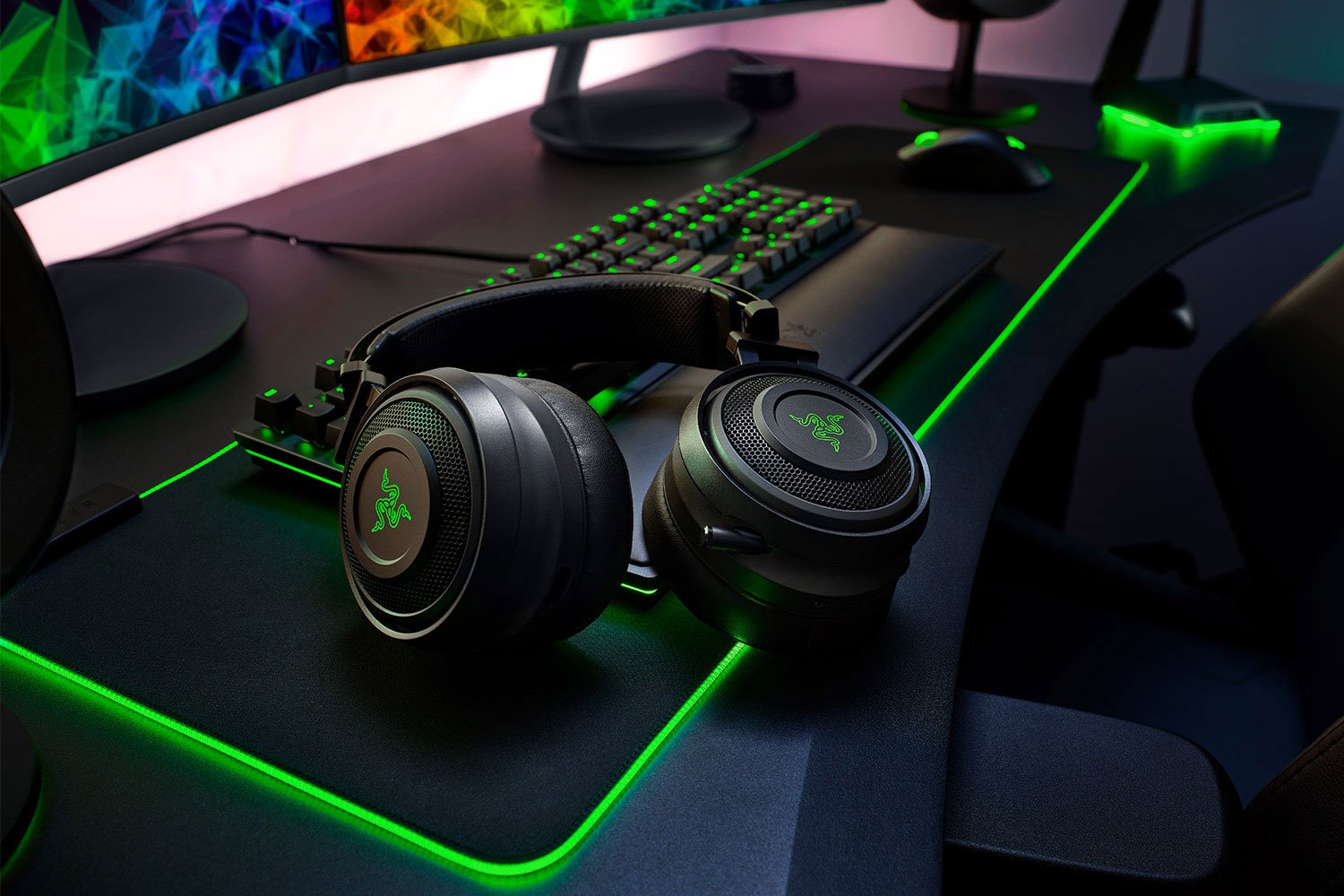 Razer Nari Wireless Gaming Headset - Black Product on the desk